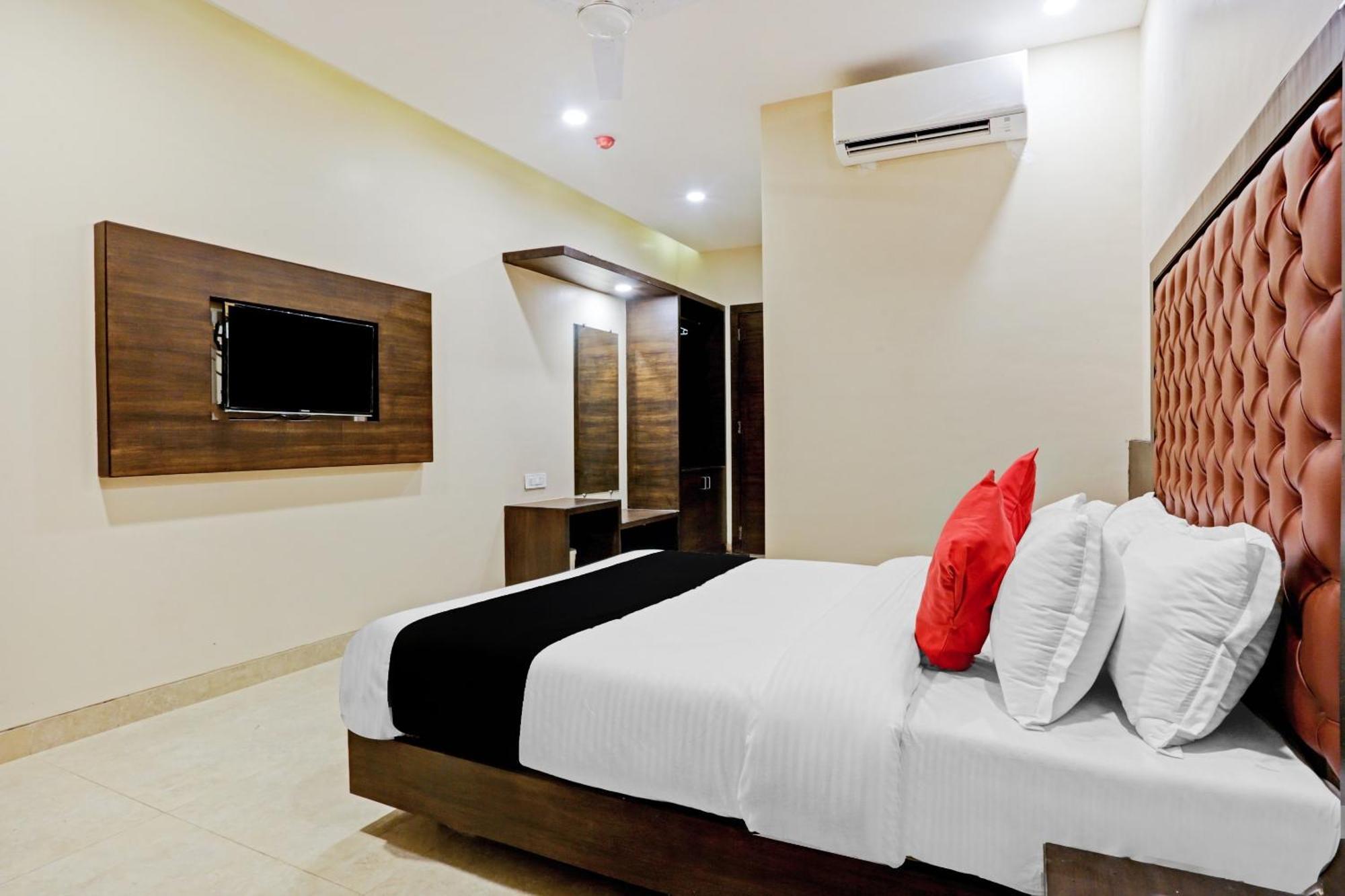 Capital O 80951 Hotel Vertigo Suite 孟买 外观 照片