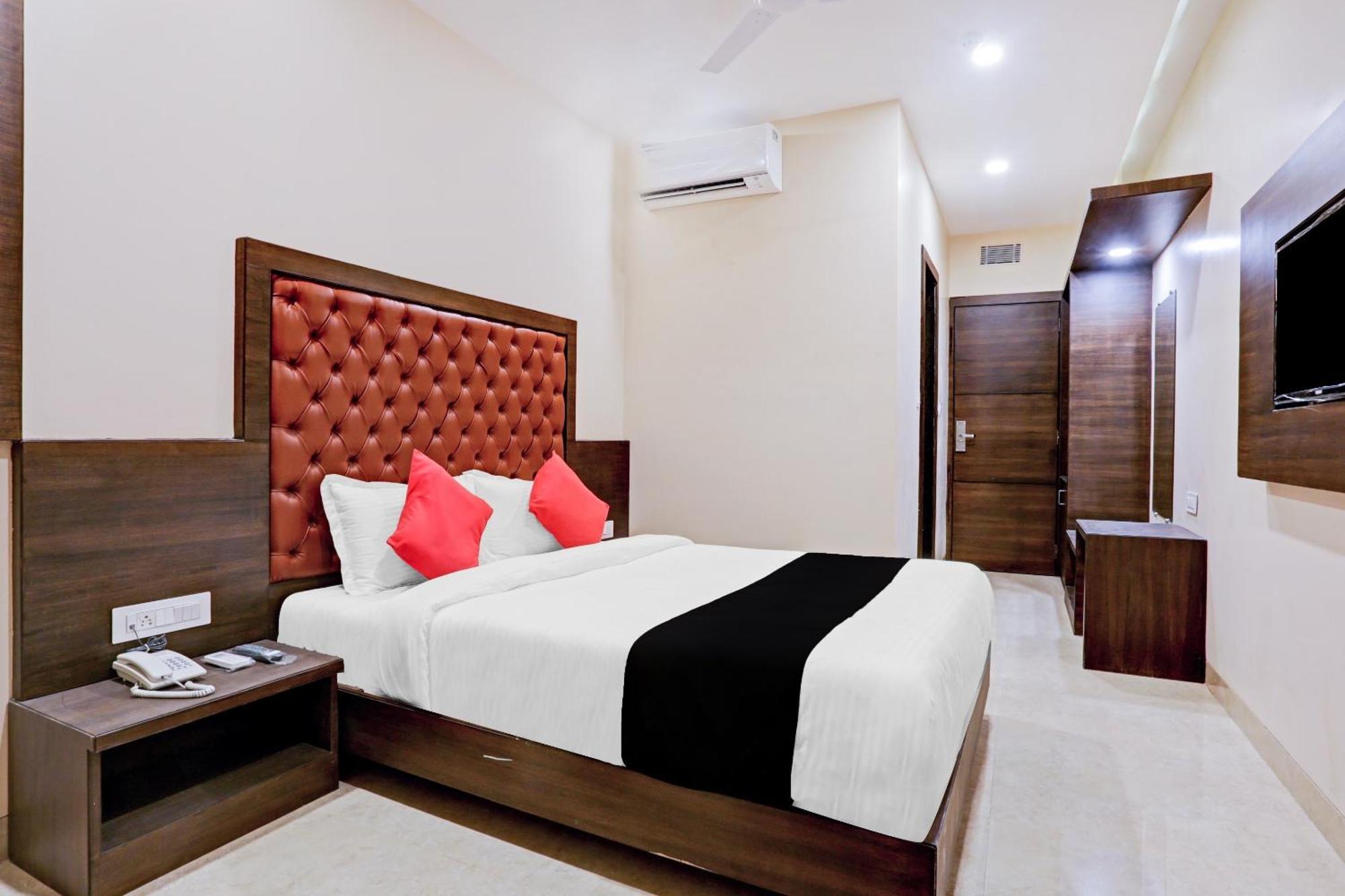 Capital O 80951 Hotel Vertigo Suite 孟买 外观 照片
