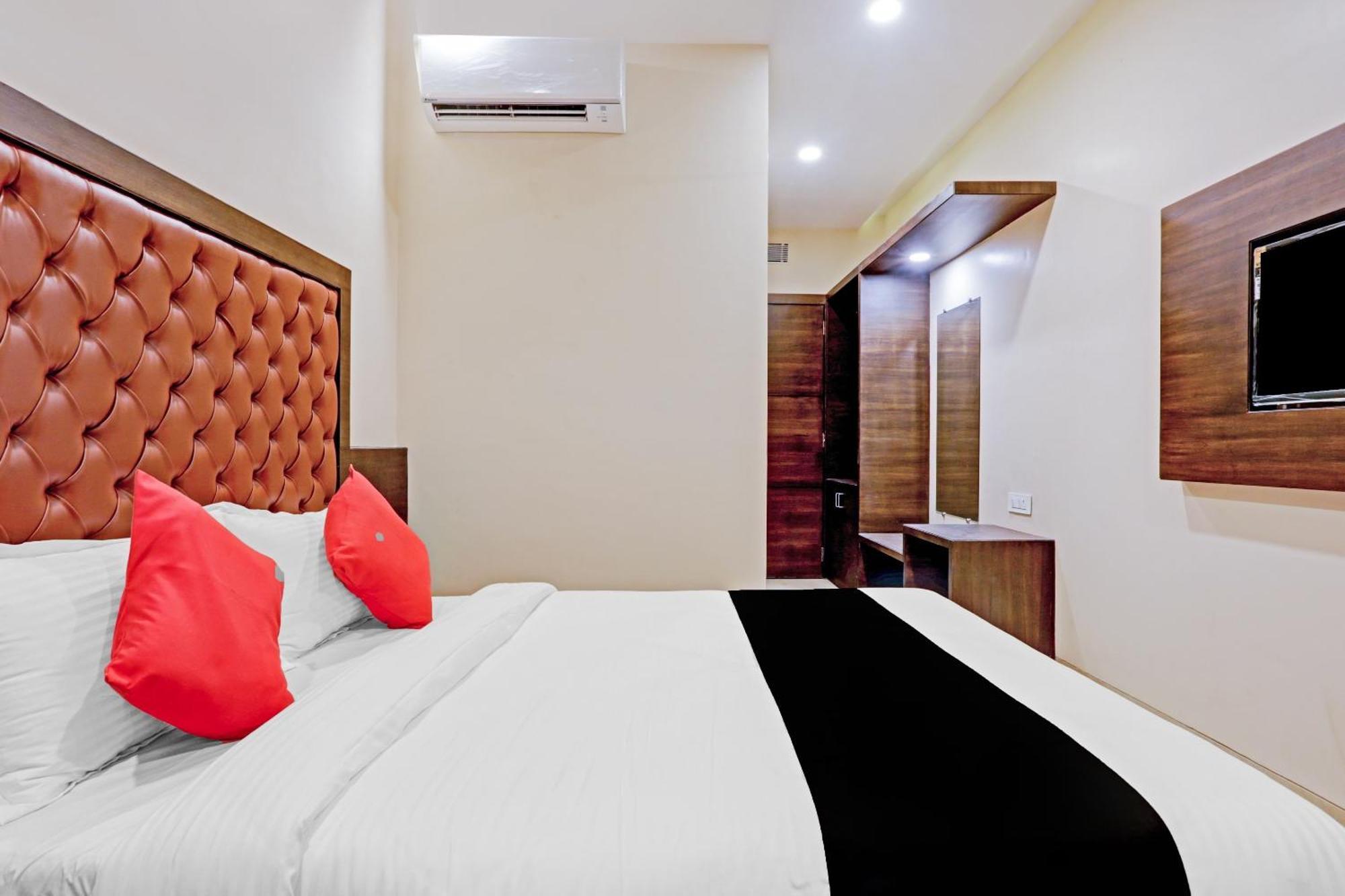 Capital O 80951 Hotel Vertigo Suite 孟买 外观 照片
