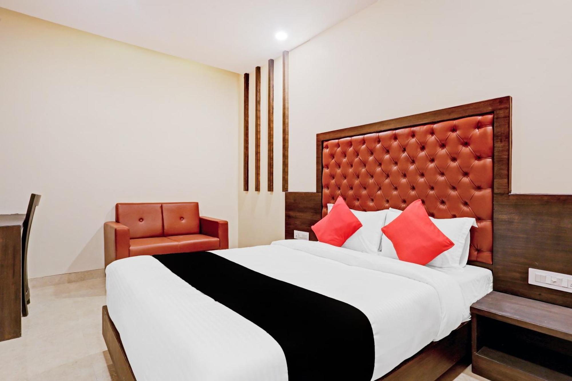 Capital O 80951 Hotel Vertigo Suite 孟买 外观 照片