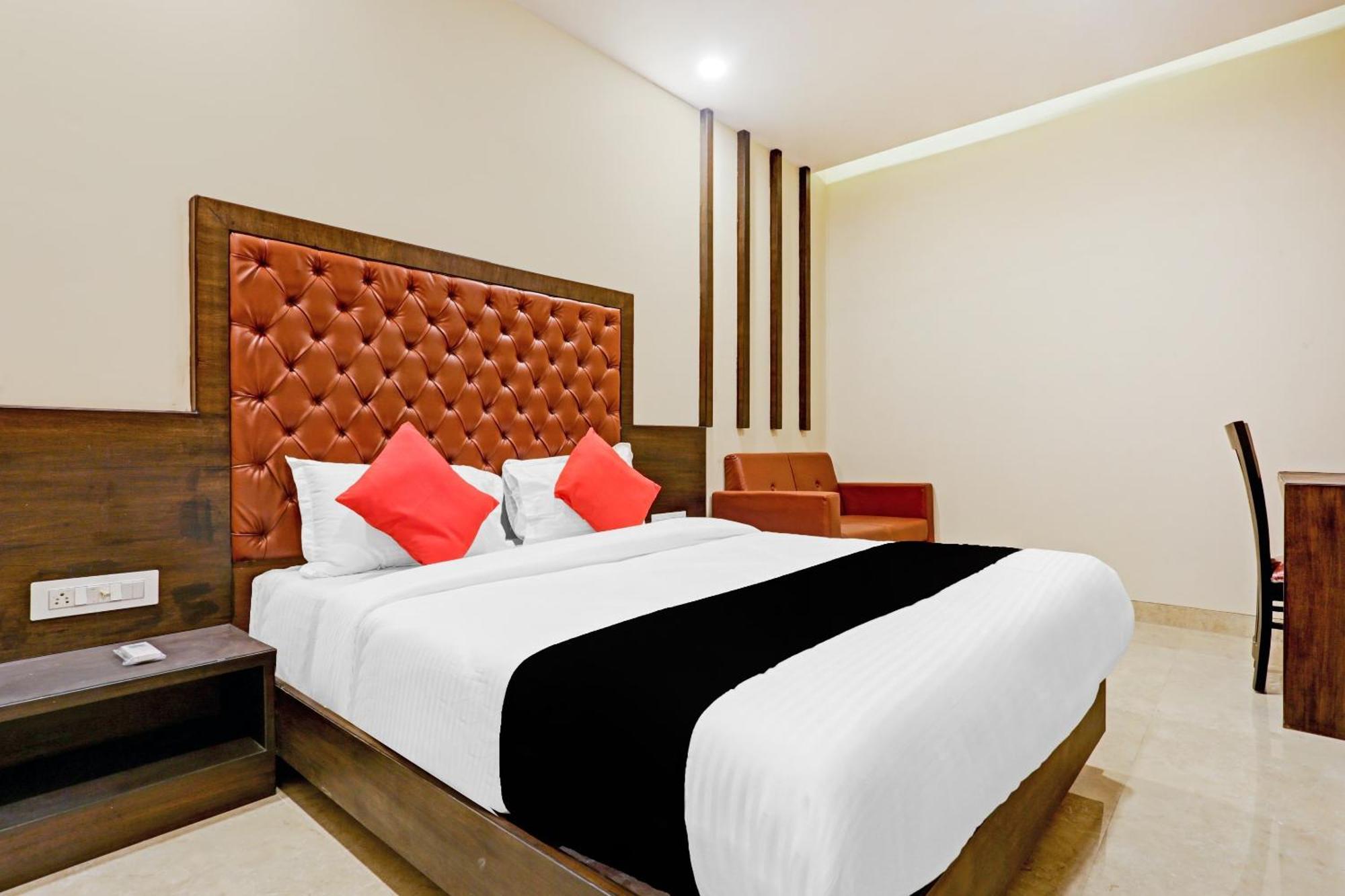 Capital O 80951 Hotel Vertigo Suite 孟买 外观 照片