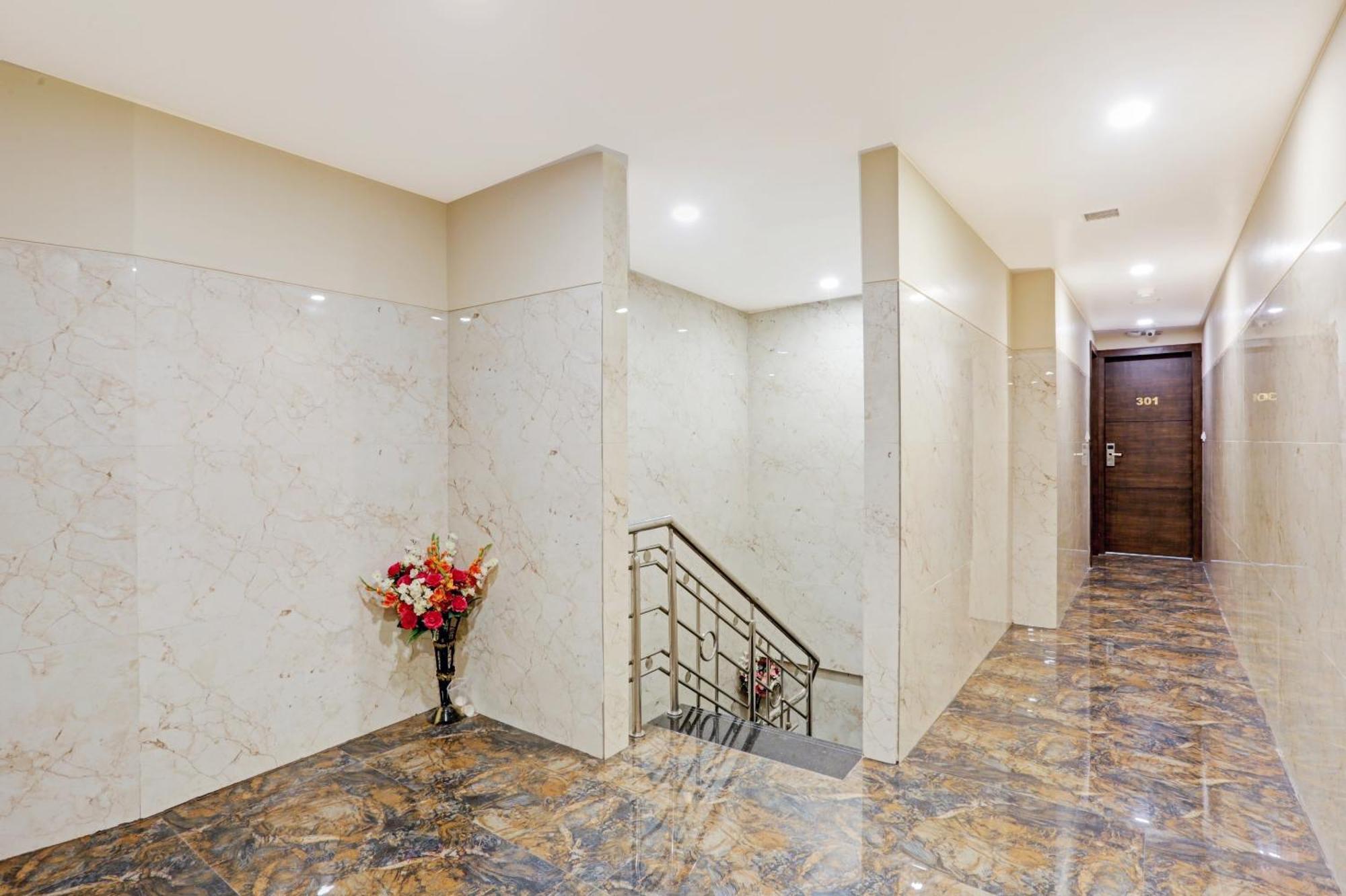 Capital O 80951 Hotel Vertigo Suite 孟买 外观 照片