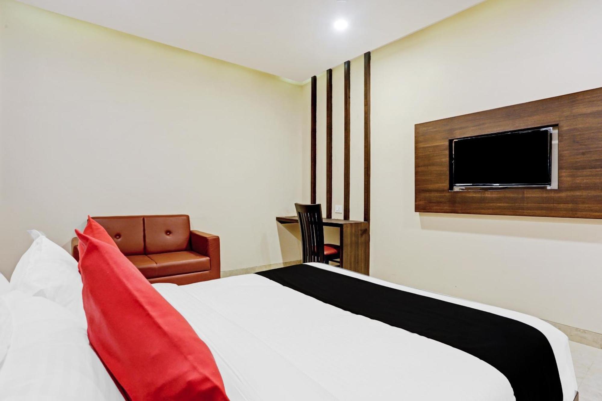 Capital O 80951 Hotel Vertigo Suite 孟买 外观 照片