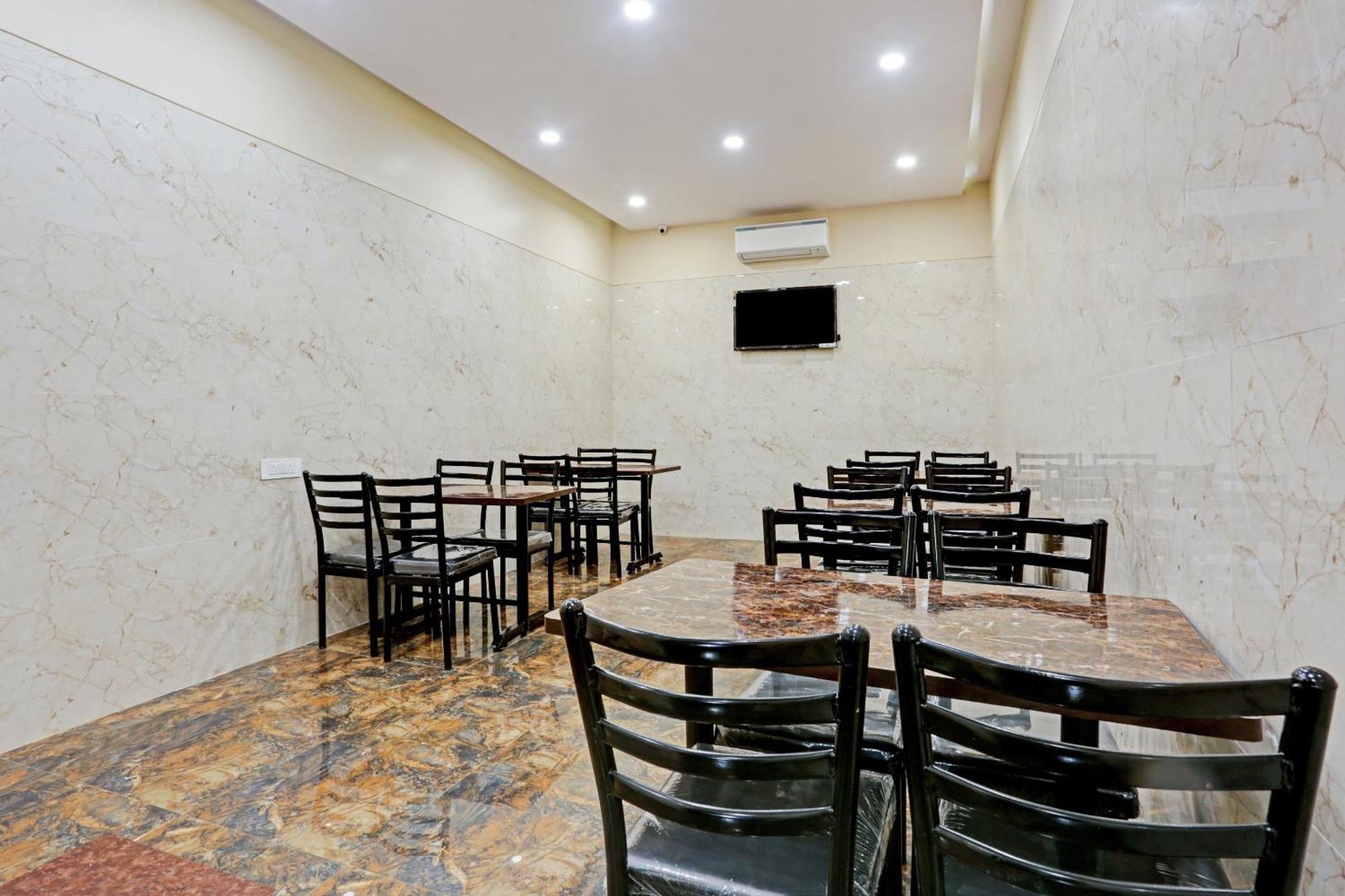 Capital O 80951 Hotel Vertigo Suite 孟买 外观 照片