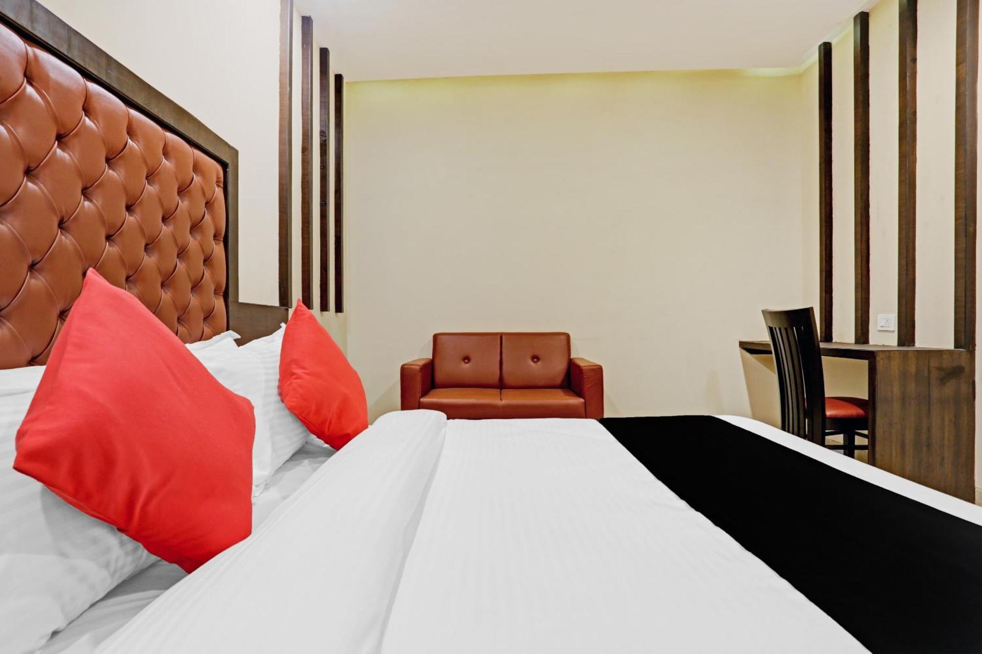 Capital O 80951 Hotel Vertigo Suite 孟买 外观 照片
